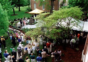 Image description is not available for 2000.402